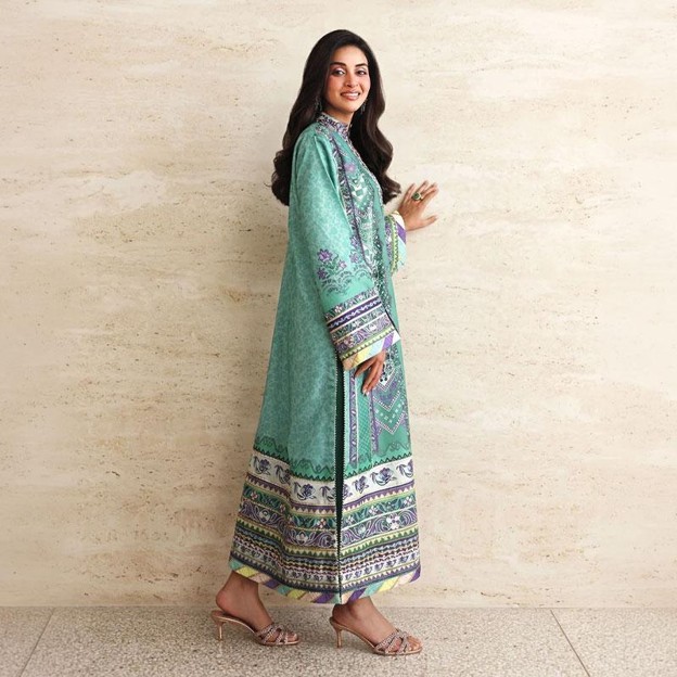 What are the latest trends in raw silk dress designs? 2 Picture2